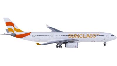 1:400 NG Model SUNCLASS AIRBUS A330-300 Passenger Airplane Diecast Plane Model