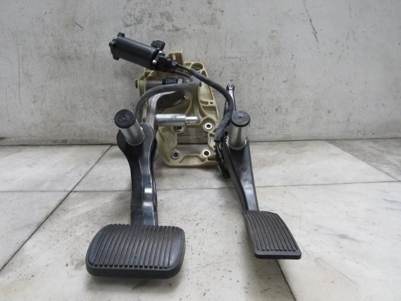 2006 FORD FREESTAR ПЕДАЛЬ ГАЗА - Изображение 2 из 3