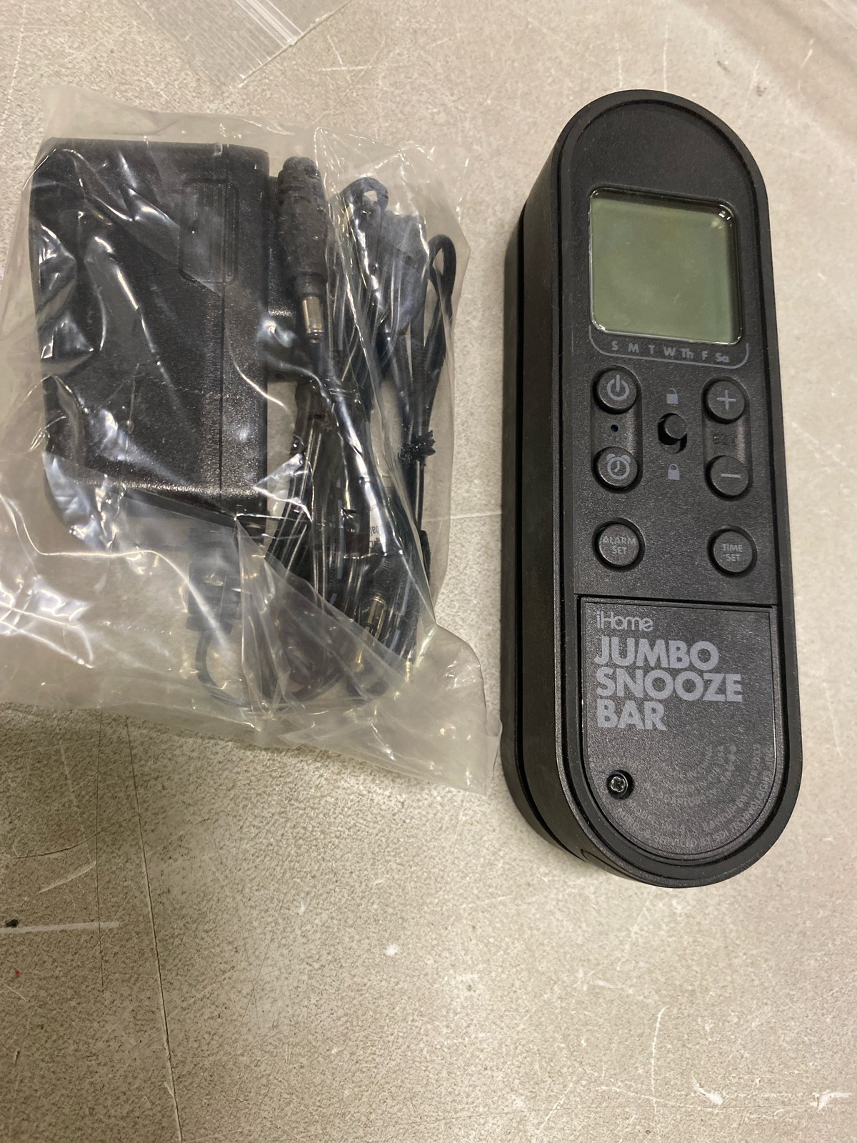 i Home IM 14 BC Jumbo Snooze Bar Alarm Clock with USB Charging photo i Home IM 14 BC Jumbo Snooze Bar Alarm Clock with USB Charging featured image