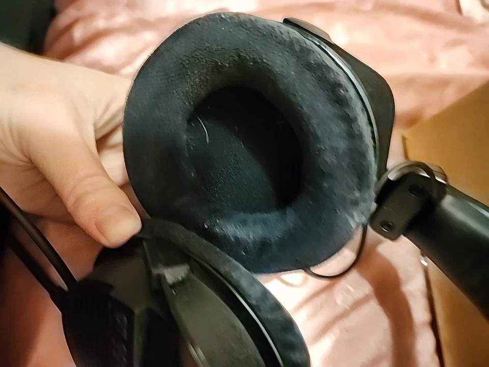 Auriculares de estudio Beyerdynamic DT 990 Pro edición limitada Foto 3 de 4