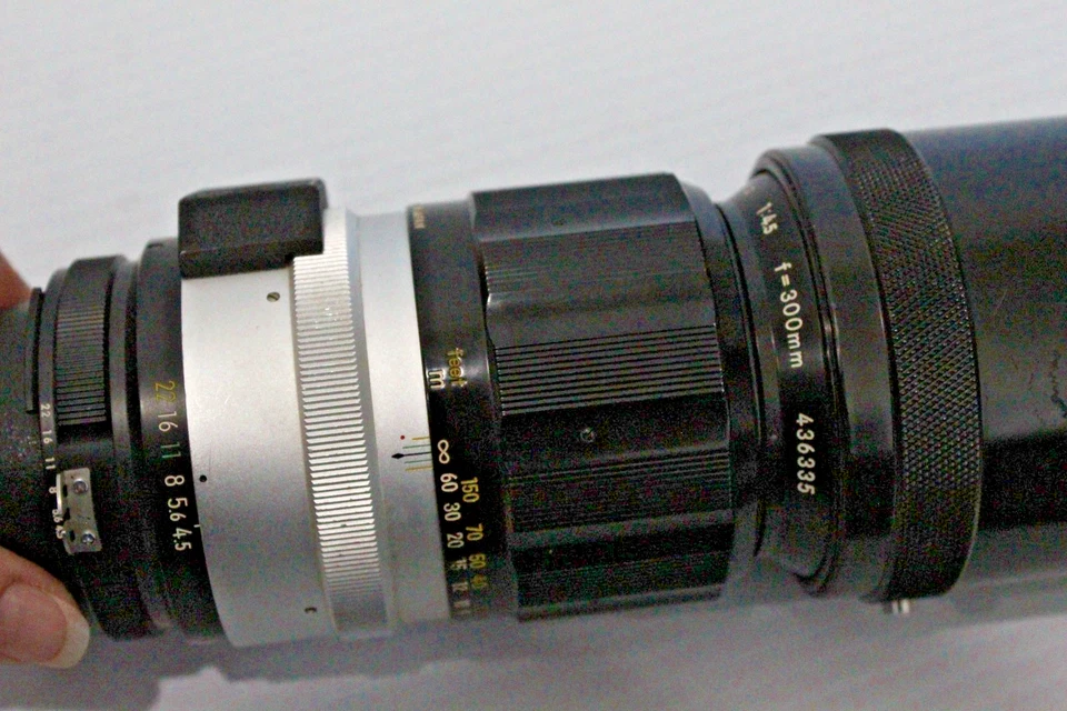 Nikon Nikkor-H Auto 300mm f/4.5 Telephoto Lens, Working See PhotosSmall Dent in - Image 4 of 4