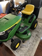 John Deere Lawn Tractor