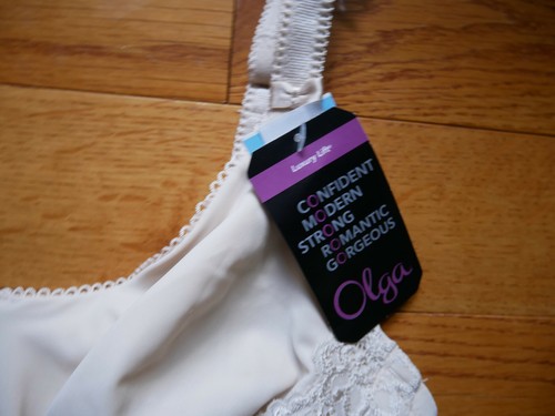 Olga Women's Plus Size Luxury Lift Underwire Bra 42D NEW Butterscotch - Picture 4 of 5