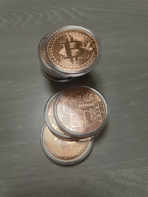 Copper Bitcoin BTC Souvenir Gift Collectible Coin ships from FL Copper Bitcoin BTC Souvenir Gift Collectible Coin ships from FL