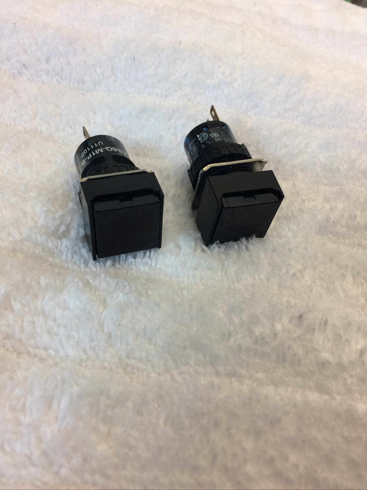 Lot of 2 IDEC AB6Q-M1P-B Switch Push Button Black (2764)