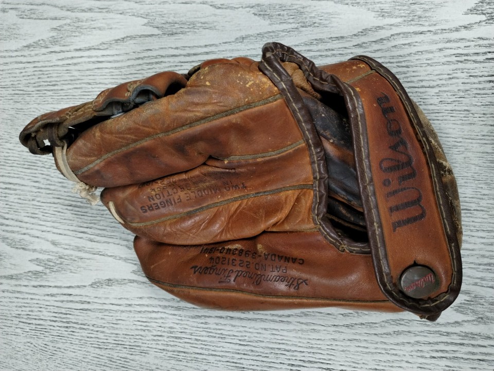 VINTAGE BASEBALL GLOVE WILSON A 2114 HARVEY KUENN RHT | #61203559
