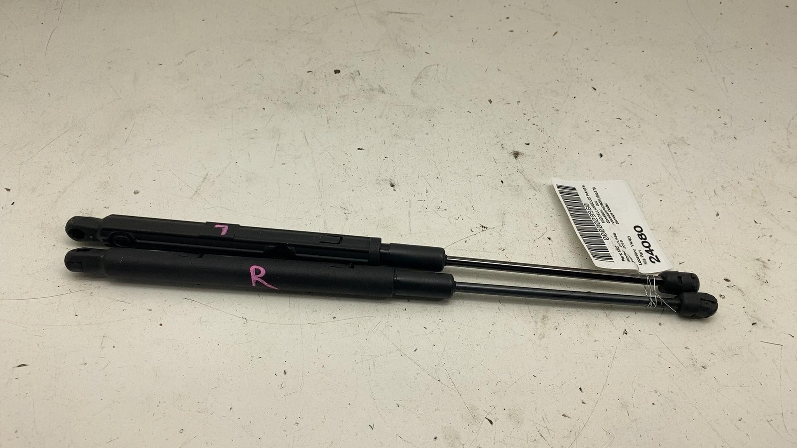 2019 Mercedes C300 W204 OEM Left & Right Shock Strut Absorber Assembly Pair