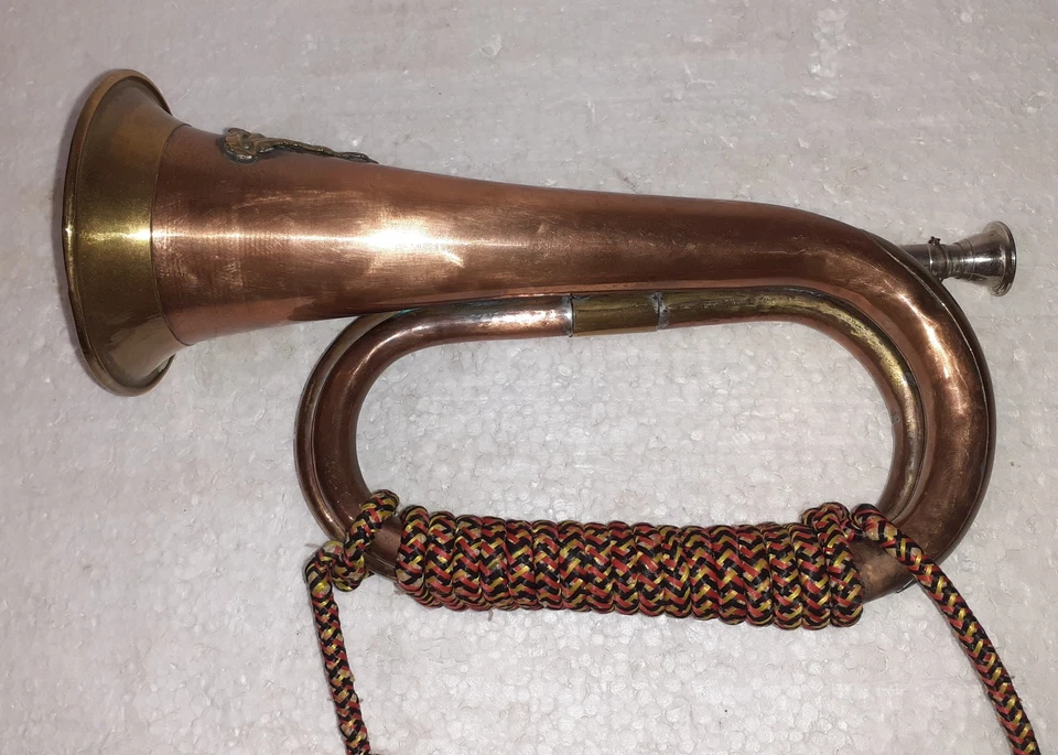 ANCIEN PETIT CLAIRON EN BON ETAT ET COMPLET. LAITON ET CUIVRE ROUGE - Photo 2/4