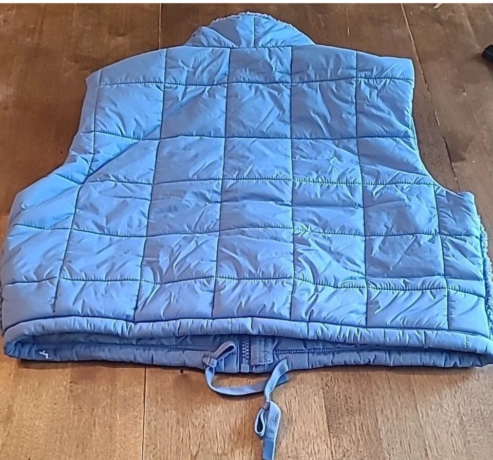 Joy Lab Women's High Pile and Quilted Vest Blue Large - Image 4 of 4
