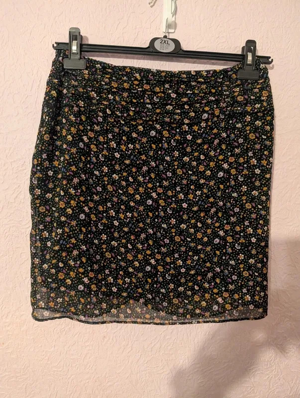 Zara Black Floral Draped Mini Skirt Size M Ruched Floral Y2K style image 4
