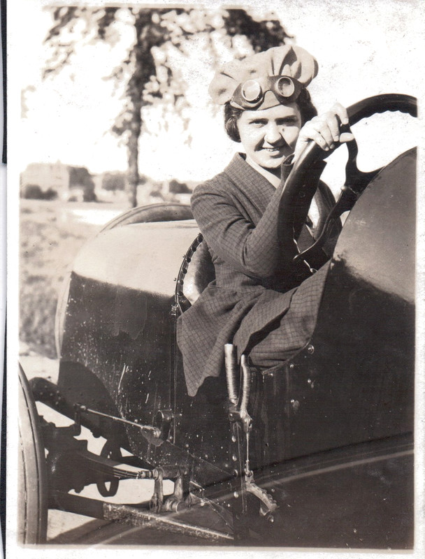 VINTAGE PHOTOGRAPH GIRLS RACE CAR  GOGGLES FASHION MINNEAPOLIS MINNESOTA PHOTO