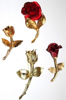 Fantastic mixed vintage to now rose flowers Brooch Pins Lot#435