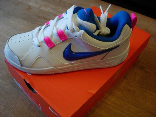 nike trainers size 11 junior