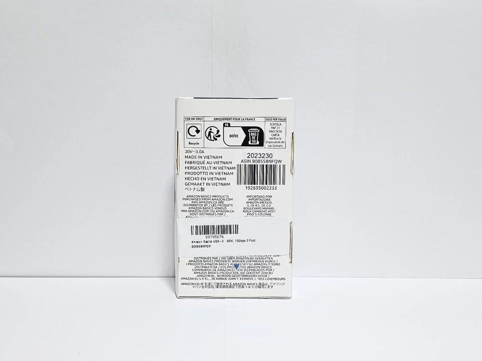 Amazon Basics USB-C to USB-C 3.1 Gen 2 Fast Charging Cable, 60W, 10Gbps 3 Foot - Image 3 of 4