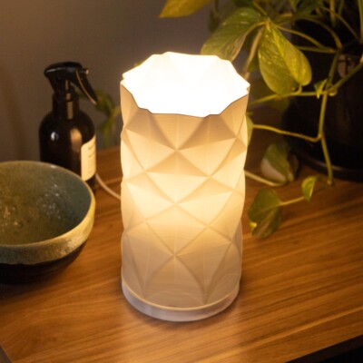 Moderne Designer Lampe Weiß Maße: höhe 24cm breite 18cm 3d druck