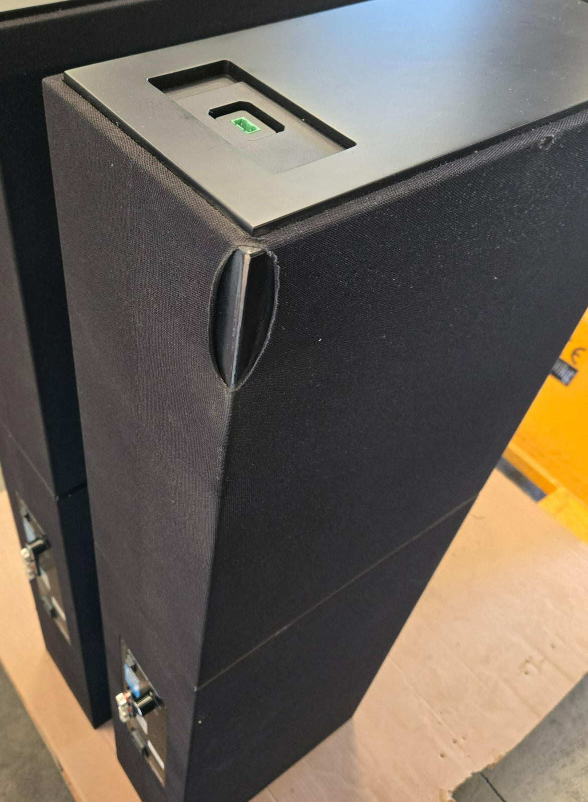 Definitive Technology Dymension DM70 5.25