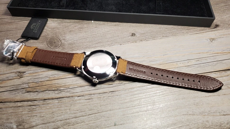 Reloj Hombre Orient RA-AC0P01E30B Bambino Versión 4 Verde Automático Cuero Tostado Foto 4 de 4