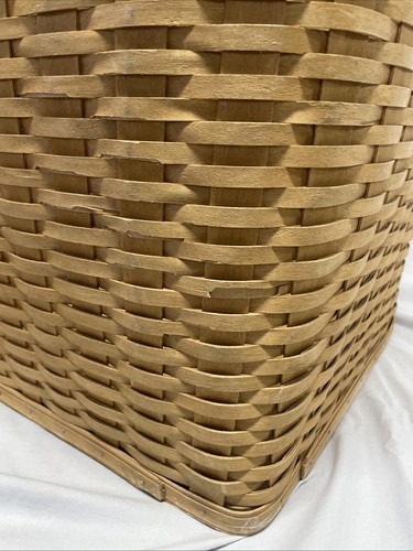 Longaberger Corner Laundry Basket Hamper w/Lid & Plastic Protector - Picture 12 of 13