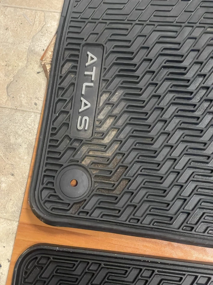 Alfombrillas Volkswagen Atlas Monster All Weather 2019-2025 OEM 3CN061550C041 Foto 4 de 4