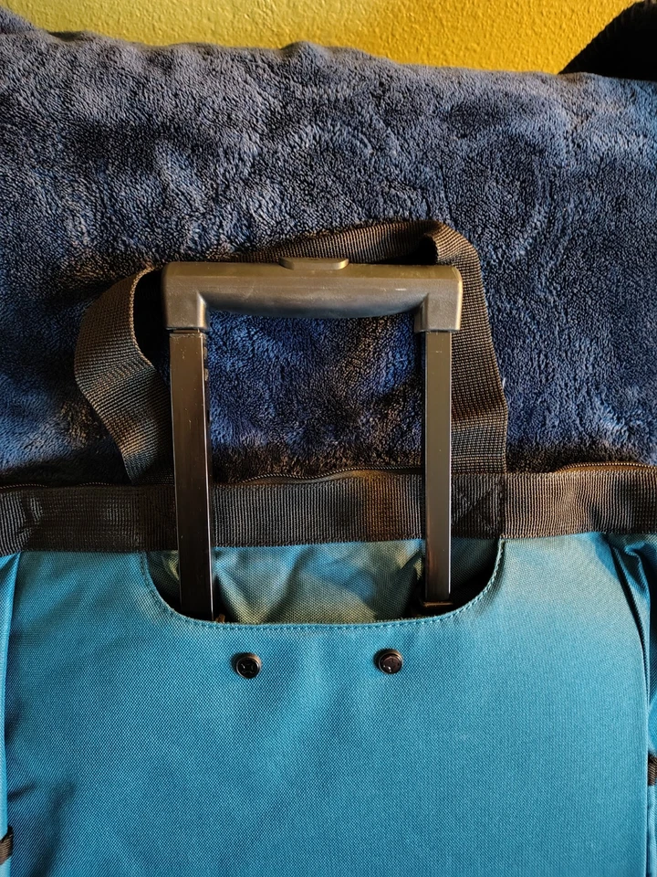 Olympia USA Rolling Carry-On/ Shopping Tote Bag NEW - Image 4 of 4