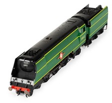 Hornby R3860 OO Gauge Class 8P Merchant Navy 4-6-2 United States Lines NEW