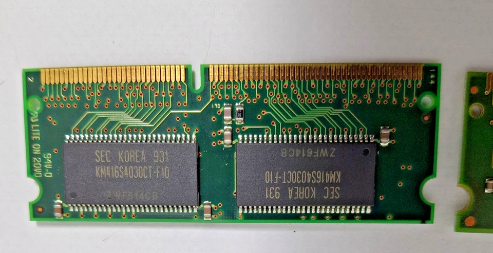 (2 Piece Lot) Samsung 32MB KMM466S424CT-F0 SODIMM PC66 & (MT4LSTD464HG-662Z2) - Image 4 of 4