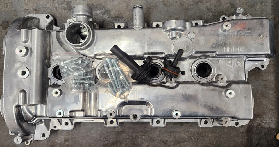 发动机阀盖带 PCV 阀适用于雪佛兰 Impala Blazer GMC Canyon 别克 Regal — 第 2/3 张图片