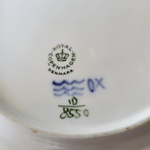 Royal Copenhagen Blue Flowers Angular Fluted Rim Denmark 2 Lunch 8.5 Plates 8550 - Picture 8 of 12