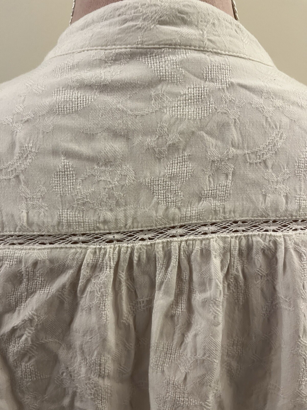 And/Or Delicate Patterned White Buttoned Blouse- … - image 6