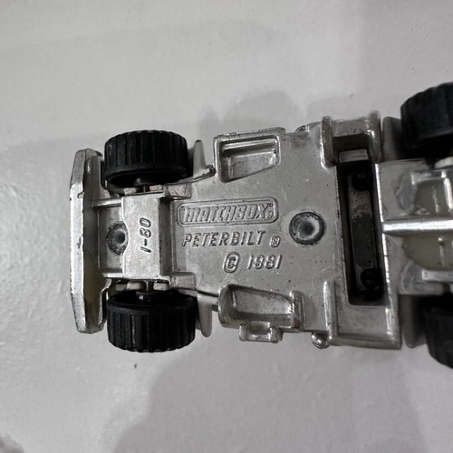 Vintage Matchbox 61 Peterbilt Heavy Wreck Truck Police M9 XLNT 1981 Black White - Picture 9 of 9