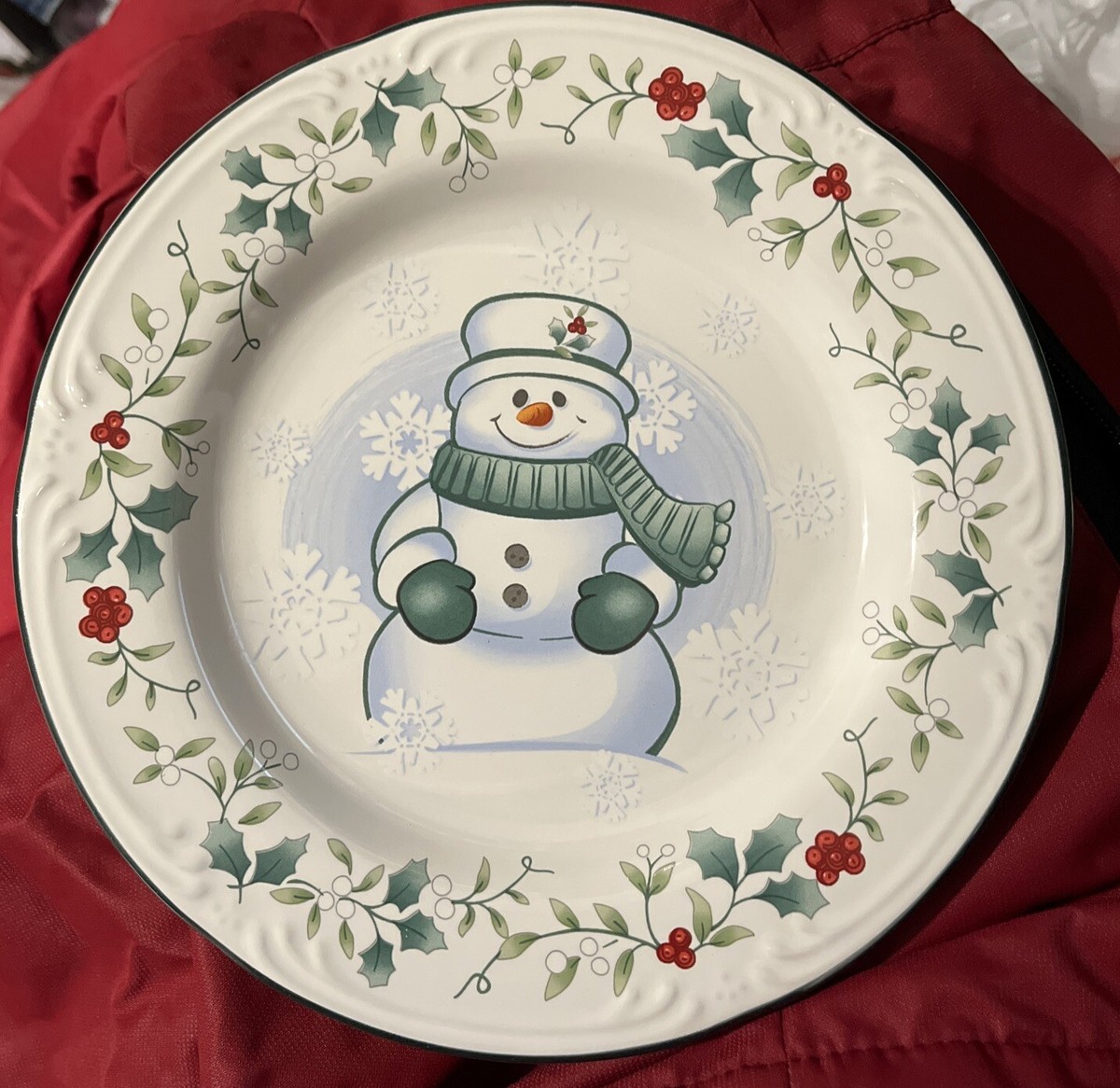 Set of 4 Pfaltzgraff Winterberry 8