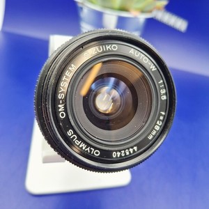 OLYMPUS G.ZUIKO AUTO-W 1:3.5 F=28mm Wide Angle Lens. *Fully Serviced*. rsep