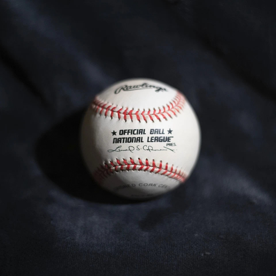 Pete Rose Autografiado Oficial Liga Nacional de Béisbol con Holograma Certificado de Autenticidad Foto 2 de 4