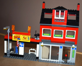 LEGO City 7641 City Corner 100% Complete with Instructions & 5 Minifigures