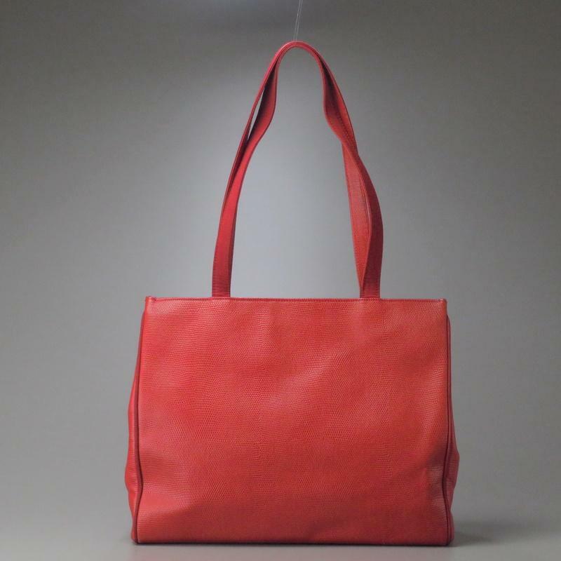 【SALVATORE FERRAGAMO】 VARA BOW SHOULDER BAG Salvatore Ferragamo Medium Vara Bow Leather Shoulder Bag