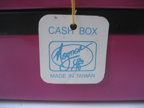 Vintage Metal Toy Cash Box w/key and combination lock by Nognor - Type 402 - Picture 16 of 18