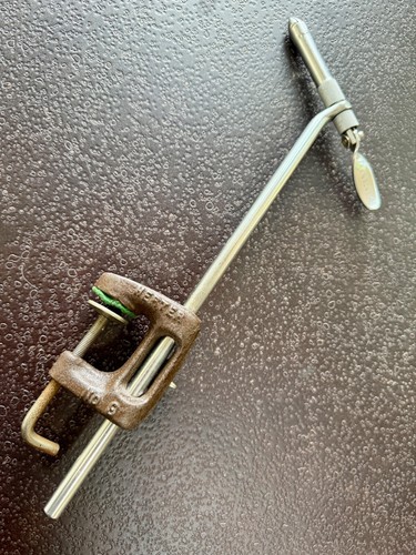 Vintage Herters #9 Fly Tying Vise