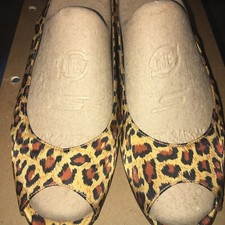 LEOPARD SHOES STRAP BACK OPEN TOE SZ8