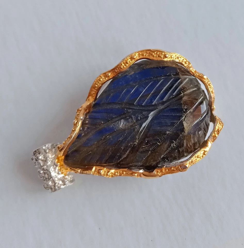 COLLIER ARGENTO STERLING RODIATO E DORATO CON LABRADORITE NATURALE INCISA - Immagine 4 di 4