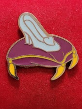Disney Trading Pin Glass Slipper and Pillow Cinderella Princess 2017 D79