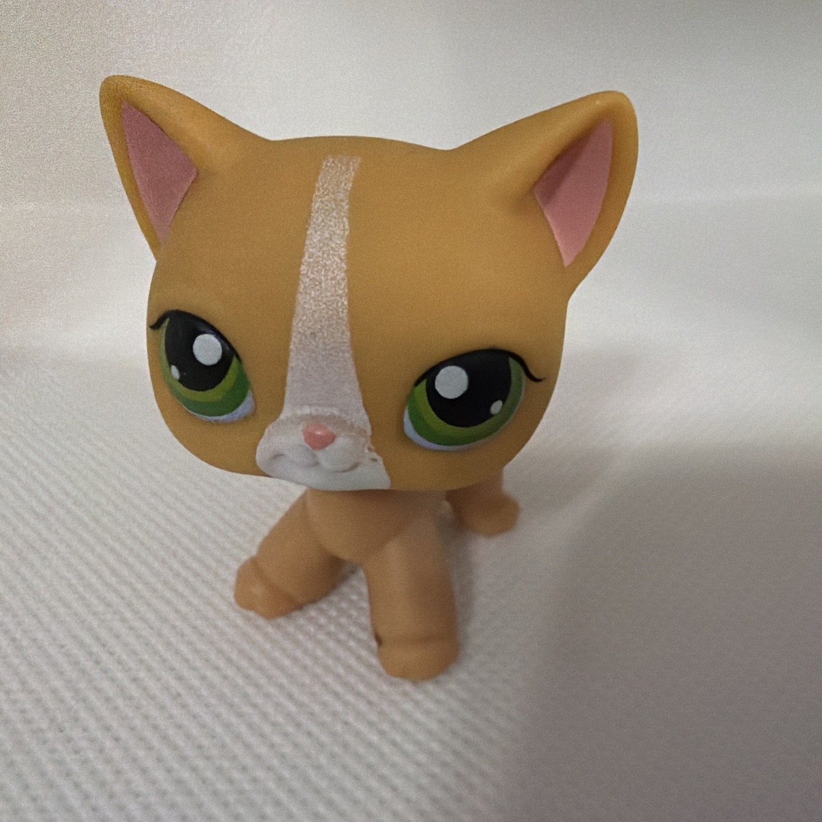 Hasbro Littlest Pet Shop LPS Pet #72 Orange And White Shorthair