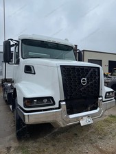 2024 Volvo VHD D13 Allison Automatic Pac-Mac Roll Off Truck 85K Miles