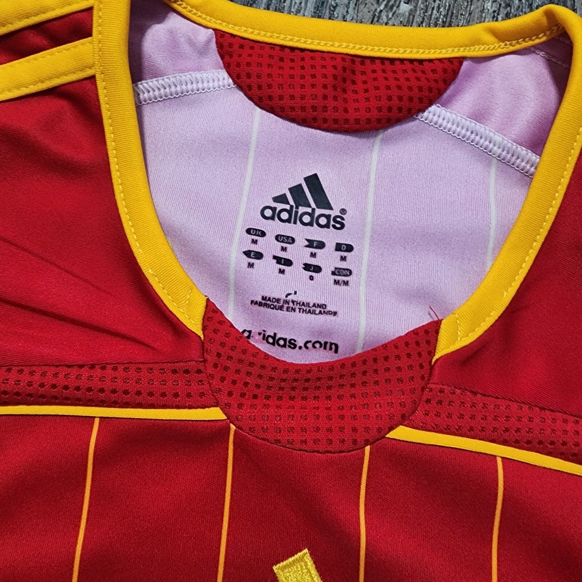 2006 Adidas Spain Home Soccer Jersey Raul Gonzalez Men M 2006 Adidas Spain Home Soccer Jersey Raul Gonzalez Men M