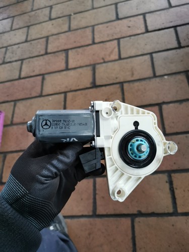 Original Mercedes-Benz W169 W245 Fensterhebermotor vorne rechts A1698201842