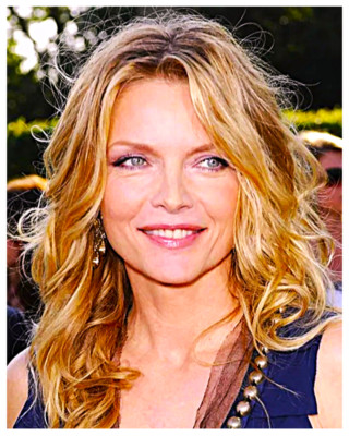 MICHELLE PFEIFFER - 4''X6''  PHOTOGRAPH