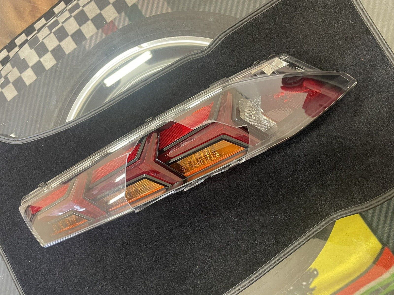 LAMBORGHINI AVENTADOR LP700 TAIL LIGHT TAIL LAMP  RH RIGHT PASSENGER 470945096C