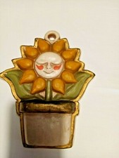 " THUN "   GIRASOLE IN VASO  DA PARETE  CERAMICA   (s77)mer