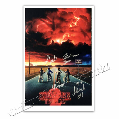 Stranger Things Cast  -  Autogrammfoto  / Autograph Photo  [°1]