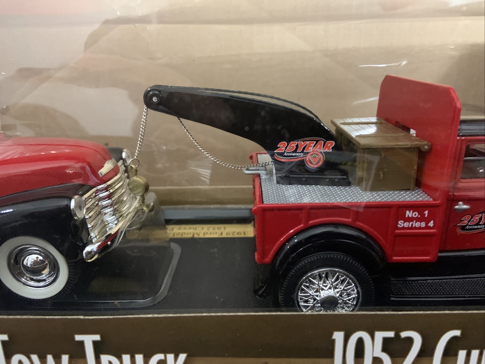 Canadian Tire Die Cast 1929 Ford Model A Tow Truck/1952 Chevy Pickup