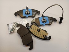 Original AUDI A4 (8K B8) A5 (8T 8F) Bremsbeläge vorne + Sensor 8K0698151R